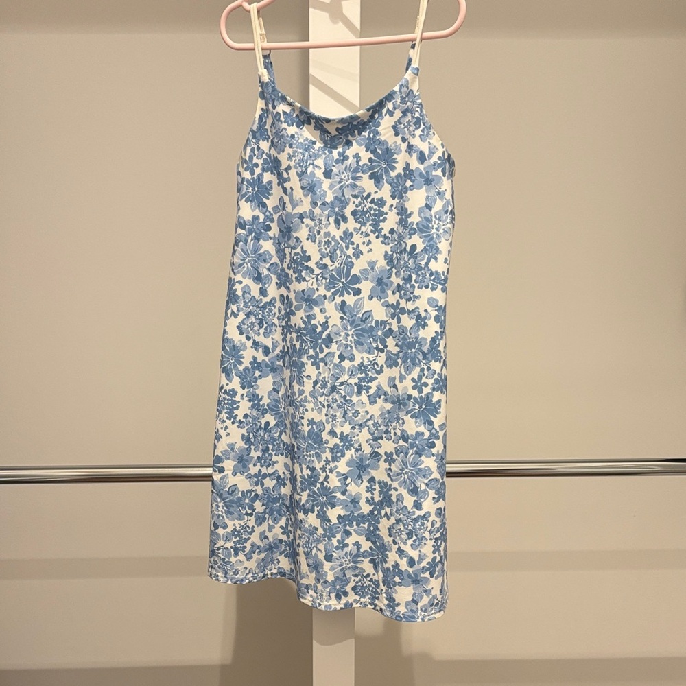 Abercrombie Kids Floral Blue and White tennis dress